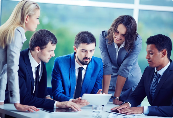D3Minds team discussing project strategy